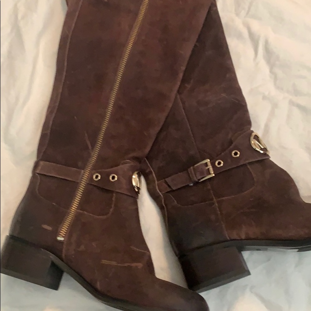 Boots - Picture 4 of 7